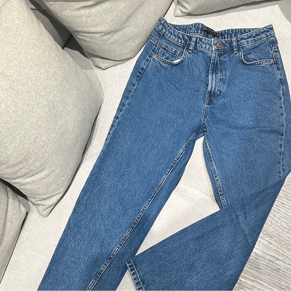 Zara Mom Jeans New Never Worn Size US26